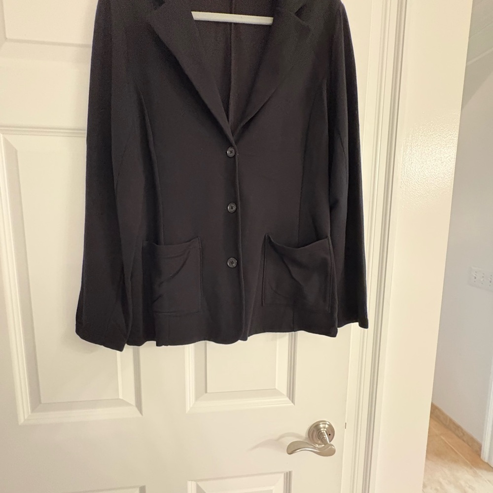 Chico's Black Tailored Blazer for Professional Elegance
